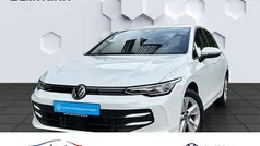 Weiss Gebraucht 2024 VW Golf VIII Life Limousine | 25.438 € (Fairer Preis)
