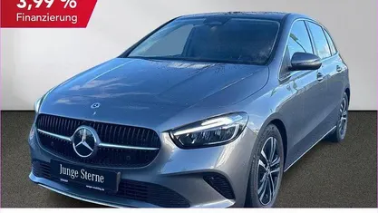 Gebraucht Mercedes B200 Advanced 163 PS (119 kW) 2025 Lack mountaingrau Van / Kleinbus
