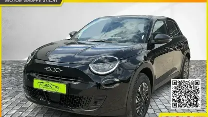 Gebraucht Fiat 600 Basis 101 PS (74 kW) 2025 Schwarz SUV