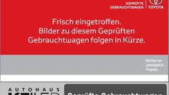 Weiß Gebraucht 2018 Toyota Yaris Hybrid Comfort Limousine | 10.990 € (Fairer Preis)