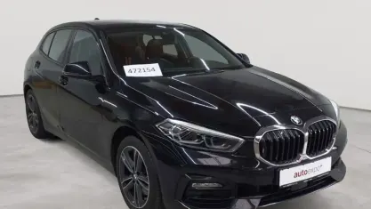 Gebraucht BMW 118 Sport Line 150 PS (110 kW) 2021 Saphirschwarz metallic Limousine