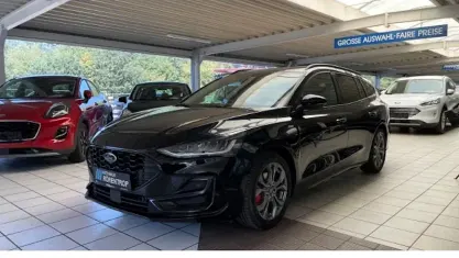 Gebraucht Ford Focus ST-Line 125 PS (91 kW) 2023 Schwarz Kombi