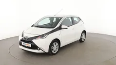 Weiß Gebraucht 2017 Toyota Aygo X-play Kleinwagen | 8.050 € (Fairer Preis)