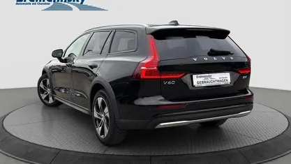 Gebraucht Volvo V60 CC Plus 197 PS (144 kW) 2023 Kombi