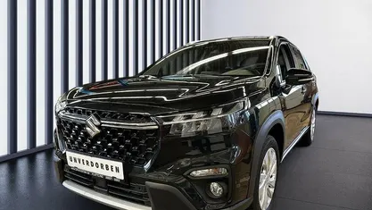 Schwarz Gebraucht 2024 Suzuki SX4 Comfort SUV | 23.890 € (Fairer Preis)