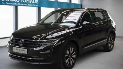 Gebraucht VW Tiguan Move 150 PS (110 kW) 2024 Schwarz SUV