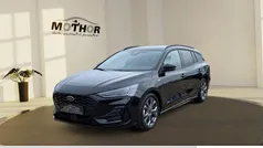 Agate black Gebraucht 2024 Ford Focus ST-Line Kombi | 24.929 € (Guter Preis)