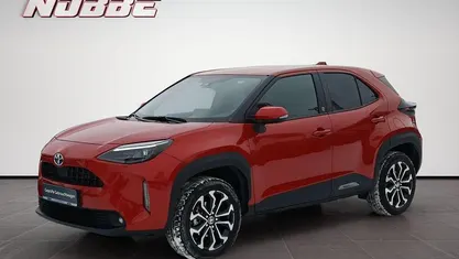 Gebraucht Toyota Yaris Cross Team 116 PS (85 kW) 2023 Karminrot SUV