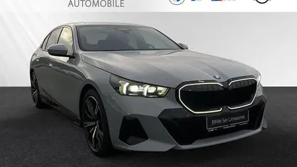 Brooklyn grau metallic Neu 2025 BMW 520 M Sport Limousine | 66.490 € (Fairer Preis)