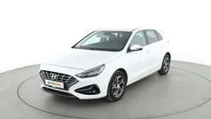 Weiß Gebraucht 2020 Hyundai i30 Pure Limousine | 13.870 € (Guter Preis)