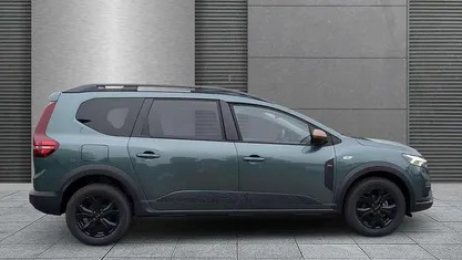 Zedergrün Neu 2025 Dacia Jogger Extreme Van / Kleinbus | 21.290 € (Fairer Preis)