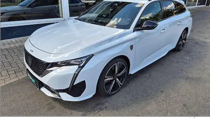 Okenit weiß metallic Gebraucht 2024 Peugeot 308 SW GT Kombi | 26.290 € (Fairer Preis)