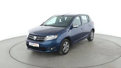 Blau Gebraucht 2015 Dacia Sandero Celebration Limousine | 7.170 € (Etwas zu teuer)
