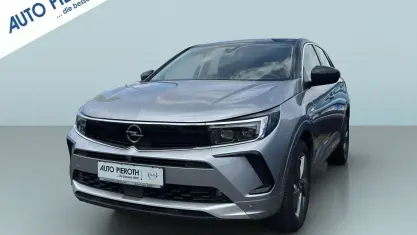 Käytetty Opel Grandland X Elegance 131 HP (96 kW) 2023 Hopea Katumaasturi