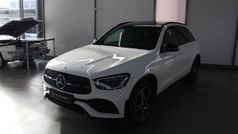 Weiß , polarweiß Gebraucht 2020 Mercedes GLC200 AMG SUV | 39.900 € (Fairer Preis)