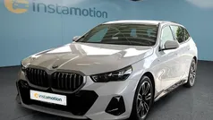 Weiß Gebraucht 2024 BMW 520 M Sport Kombi | 49.299 € (Superpreis)