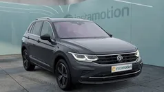 Grau Gebraucht 2024 VW Tiguan Move SUV | 35.745 € (Fairer Preis)