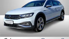 Gletscherweiss (metallic) Gebraucht 2023 VW Passat Alltrack Kombi | 34.860 € (Fairer Preis)