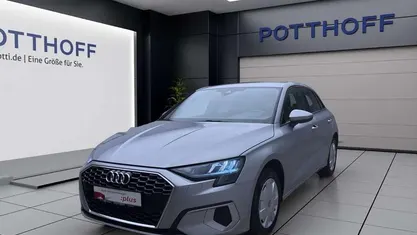 Silber Gebraucht 2024 Audi A3 Advanced Limousine | 25.750 € (Guter Preis)