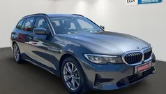 Grau Gebraucht 2022 BMW 320 Sport Line Kombi | 29.490 € (Superpreis)