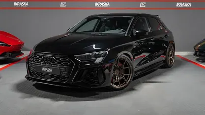 Gebraucht Audi RS3 Design 400 PS (294 kW) 2022 Mythosschwarz metallic Limousine