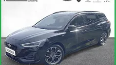 Schwarz Gebraucht 2024 Ford Focus ST-Line X Limousine | 26.990 € (Fairer Preis)