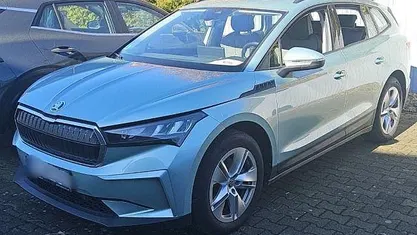 Gebraucht Skoda Enyaq iV Loft 108 kW (148 PS) 2023 Arcticsilber metallic SUV