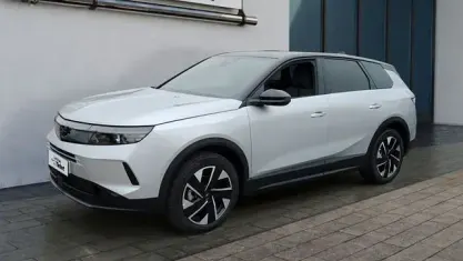 Gebraucht Opel Grandland X 136 PS (100 kW) 2025 Silber SUV