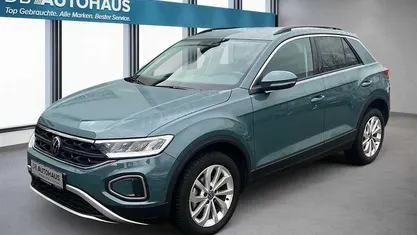 Blau Gebraucht 2023 VW T-Roc Life SUV | 24.870 € (Guter Preis)