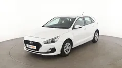 Weiß Gebraucht 2018 Hyundai i30 Pure Limousine | 11.150 € (Fairer Preis)