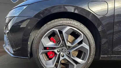 Gebraucht Skoda Karoq Tour 150 PS (110 kW) 2022 Moonweiß SUV