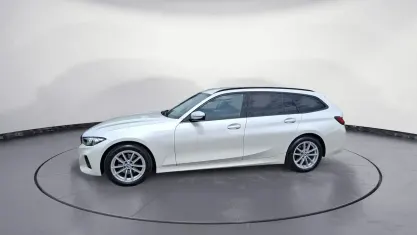 Gebraucht BMW 320 Sport Line 190 PS (139 kW) 2023 Weiß Kombi