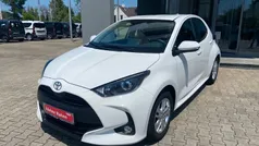 Weiß Gebraucht 2024 Toyota Yaris Comfort Limousine | 18.899 € (Guter Preis)