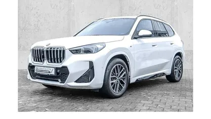 Weiß Gebraucht 2024 BMW X1 Luxury Line SUV | 35.495 € (Superpreis)