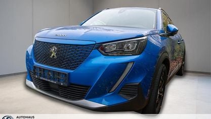Second-hand Peugeot e-2008 Allure 100 kW (136 CP) 2021 Albastru SUV