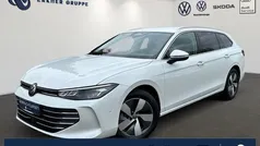 Oryxweiß perlmutteffekt Gebraucht 2024 VW Passat Business Kombi | 33.899 € (Fairer Preis)