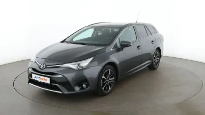 Gebraucht Toyota Avensis Team 147 PS (108 kW) 2018 Grau Kombi