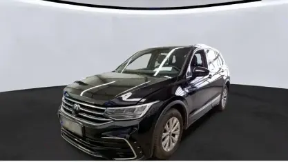 Gebraucht VW Tiguan R-line 150 PS (110 kW) 2024 Schwarz SUV