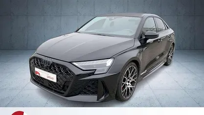 Mythosschwarz metallic Gebraucht 2025 Audi RS3 Sport Limousine | 66.430 € (Fairer Preis)