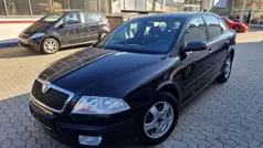 Schwarz Gebraucht 2004 Skoda Octavia Elegance Limousine | 1.500 € (Fairer Preis)