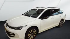 Weiss Gebraucht 2024 VW Golf VIII Goal Kombi | 28.440 € (Superpreis)