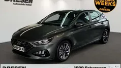 Grau Gebraucht 2024 Hyundai i30 Trend Limousine | 20.880 € (Fairer Preis)