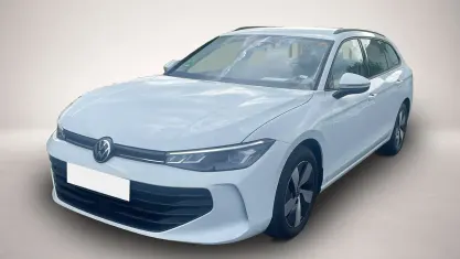 Gebraucht VW Passat 150 PS (110 kW) 2025 Weiß Kombi