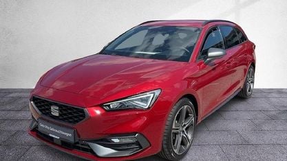 Używany Seat Leon FR 190 KM (139 kW) 2023 Czerwony Sedan/Limuzyna