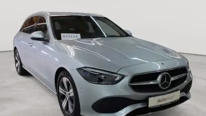 Gebraucht Mercedes C200 Avantgarde 163 PS (119 kW) 2023 Hightechsilber metallic Kombi