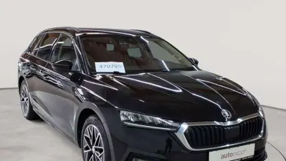 Gebraucht Skoda Octavia Clever 150 PS (110 kW) 2023 Blackmagic perleffekt Kombi