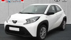 Weiß Gebraucht 2024 Toyota Aygo Business Edition Kleinwagen | 14.990 € (Fairer Preis)
