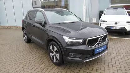 Schwarz Gebraucht 2022 Volvo XC40 Momentum SUV | 26.500 € (Fairer Preis)