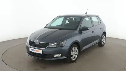 Grau Gebraucht 2018 Skoda Fabia Ambition Limousine | 9.940 € (Fairer Preis)