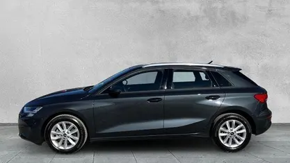 Gebraucht Audi A3 Comfort 150 PS (110 kW) 2022 Grau Limousine